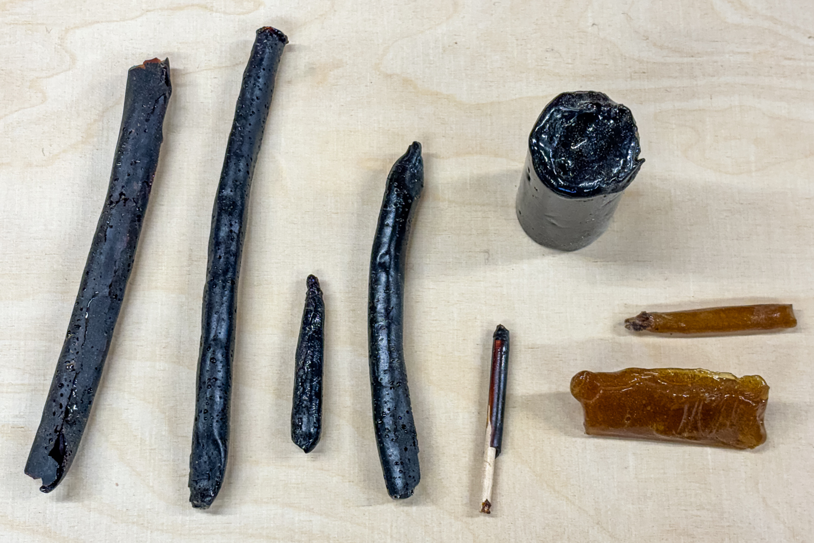 20240820-0386_shopmade_shellac_sticks.jpg